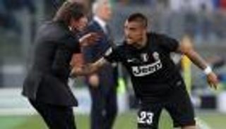 أنطونيو كونتي يشيد بفيدال وسانشيز 