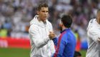 روبرتو كارلوس يفضل كريستيانو رونالدو على ليونيل ميسي