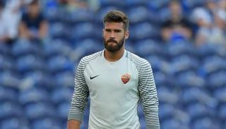 أليسون بيكر