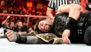 رينز يفوز على جو ويحتفظ ببطولة الإنتركونتيننتال