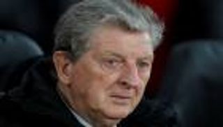 مدرب كريستال بالاس يحذر من فوضى "تقنية الفيديو"