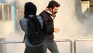 غضب الفقراء يهز الملالي.. و3 سيناريوهات محتملة