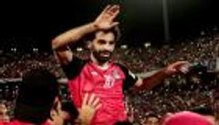 محمد صلاح يتوج بجائزة أفضل لاعب في أفريقيا لعام 2017