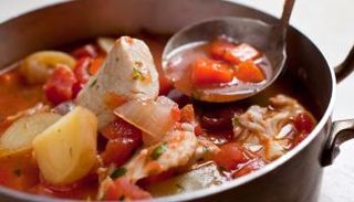 طاجن سي فود بالبطاطس