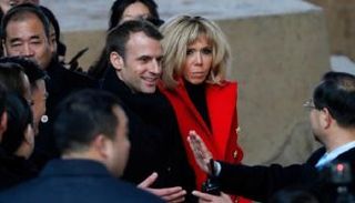 الرئيس الفرنسي لدى وصوله- رويترز