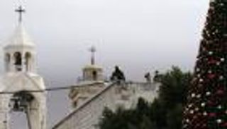 الجارديان: مسيحيو فلسطين يواجهون خطر الطرد من الأرض المقدسة