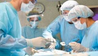 إجراء عملية جراحية - أرشيفية