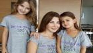 نانسي عجرم تحتفل مع بناتها بـ"يوم الفراولة"