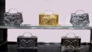 شباب مصري يحترف الموضة وينتظر ثقة المستهلك 