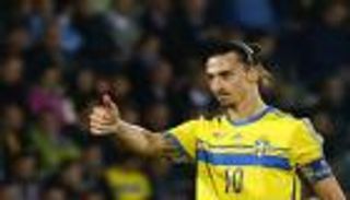 إبراهيموفيتش يتهم الصحافة السويدية بالعنصرية