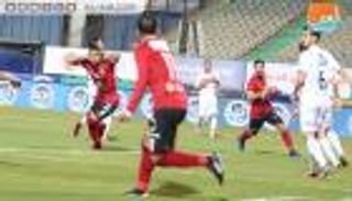 الأهلي يكتفي بثلاثية في الزمالك ويتصدر الدوري المصري