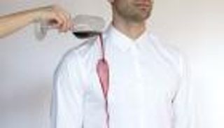 قميص مضاد للبقع والاتساخ