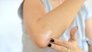 نصائح للعناية بصحة وجمال الركبتين والمرفقين.. منها الخيوط الجراحية