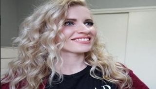 الأمريكية هيدي التي غنت 3 دقات على طريقتها الخاصة 