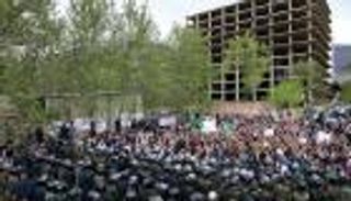 قلق عالمي من مستقبل النفط بسبب انتفاضة الإيرانيين ضد الملالي 