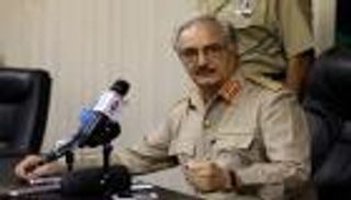 حفتر: السراج رهينة للمليشيات المسلحة في طرابلس