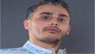  ما وجه الشبه بين شعيب راشد والقمر ؟