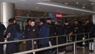 بعثة الأهلي تصل أبوظبي استعدادا لكأس السوبر المصري