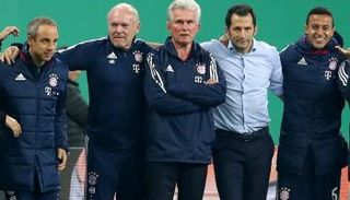 حميديتش وتياجو مع جهاز بايرن الفني