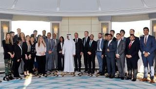 الشيخ نهيان بن مبارك آل نهيان وأعضاء الوفد