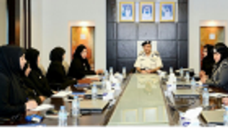 أبوظبي.. الشرطة النسائية تناقش مبادرات "عام زايد"