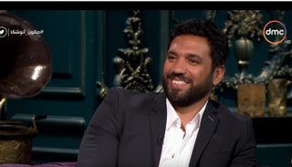 حسن الرداد في صالون أنوشكا