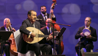 الفنان التونسي لطفي بوشناق