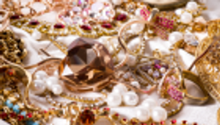 سرقة مجوهرات بالملايين في سطو مسلح على فندق بباريس