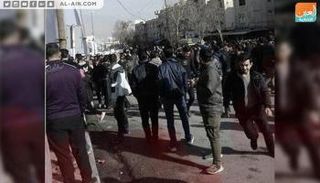 انتفاضة الفقراء تزلزل عرش الملالي في إيران