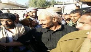 العميد طارق محمد عبدالله صالح وسط أنصاره في شبوة