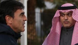 رئيس النصر يجتمع مع مدرب الفريق