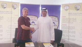 جوكيكا عقب التوقيع مع إدارة الظفرة