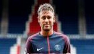 تقارير.. مانشستر يونايتد يزاحم ريال مدريد على ضم نيمار بعرض خيالي