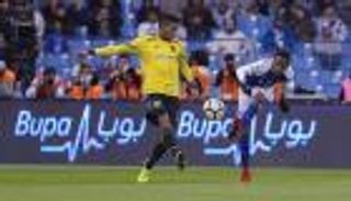 بالفيديو.. مختار فلاتة يدخل تاريخ كلاسيكو الهلال واتحاد جدة