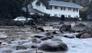 ارتفاع حصيلة قتلى سيول كاليفورنيا إلى 18 شخصا