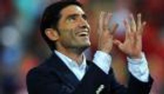 مدرب فالنسيا يعترف بمساندة الحظ لفريقه أمام لاكورونيا