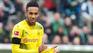 بيير إيميريك أوباميانج مهاجم بروسيا دورتموند