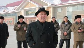 زعيم كوريا الشمالية يزور مصنعا لدقيق البطاطس