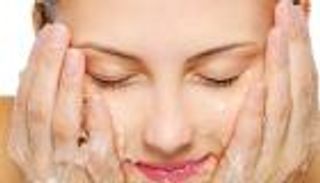 "يوجا الوجه" تنافس البوتوكس وعمليات الشد 