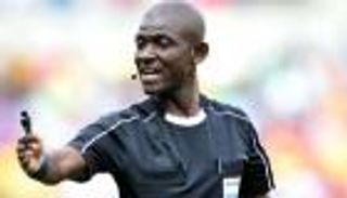 المحكمة الرياضية تؤيد قرار الفيفا بإيقاف حكم غاني مدى الحياة