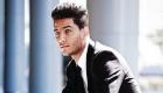 محمد عساف يخوض مغامرة العندليب الأسمر.. هل ينجو؟