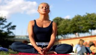 اليوجا من مظاهر التأمل المفيدة لمواجهة الاكتئاب