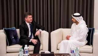 الشيخ عبد الله بن زايد خلال لقائه ميروسلاف لاجاك