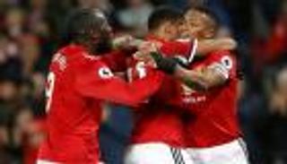 مانشستر يونايتد يكتسح ستوك وينفرد بوصافة الدوري الإنجليزي