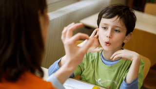 تأخر النطق أحد مظاهر تأخر التعلم-أرشيفية