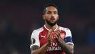 إيفرتون يقترب من التعاقد مع والكوت