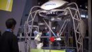 بالصور.. روبوت يمارس رياضة التنس