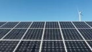 2.2 مليار دولار استثمارات الإمارات بالطاقة النظيفة العام الماضي