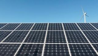 استثمارات كبرى في الطاقة النظيفة