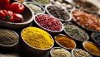 أفضل بهارات للأكل.. الكاري والفلفل وجوزة الطيب
